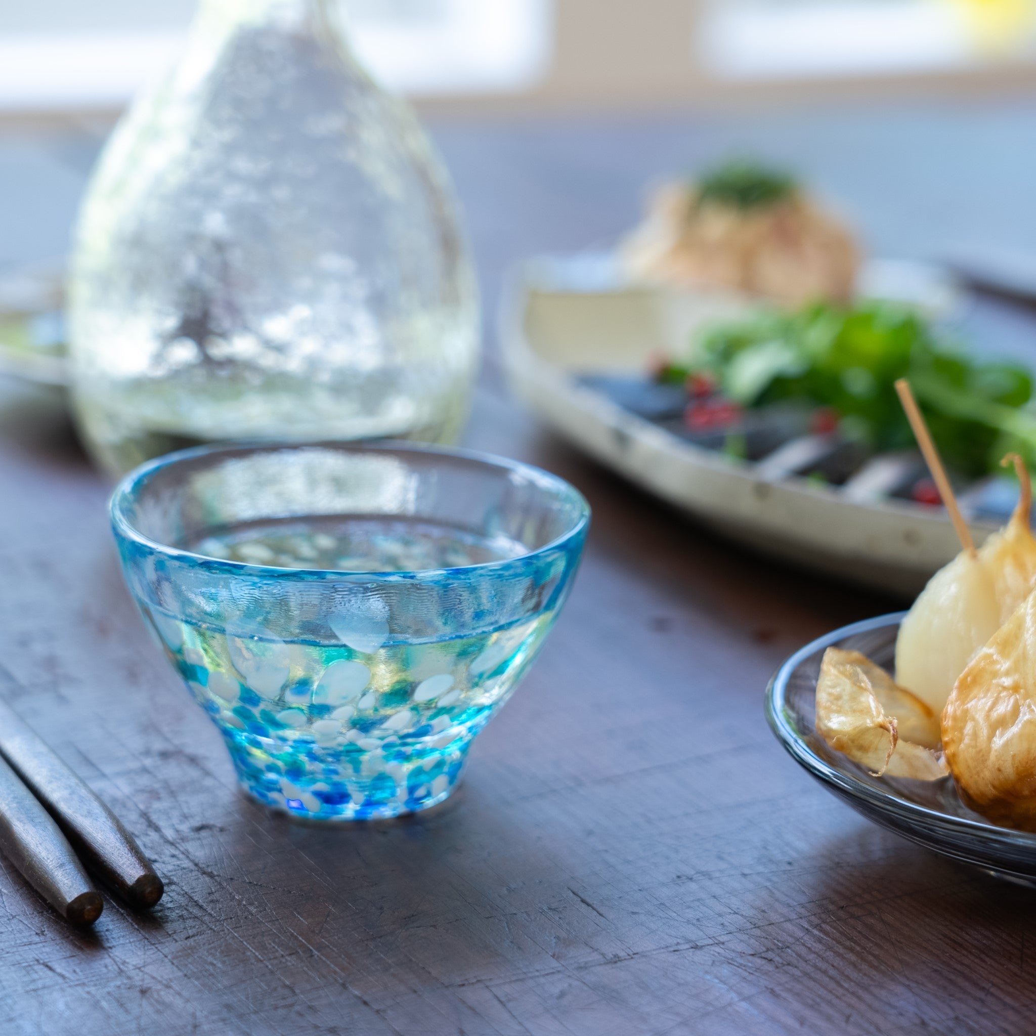 津軽びいどろ 盃コレクション 盃あじさい 食卓に並ぶおちょこの画像