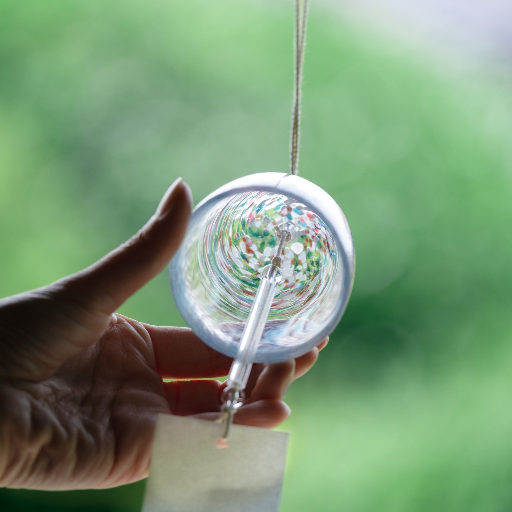 津軽びいどろ 風鈴 涼 春霞 風鈴の内側の画像