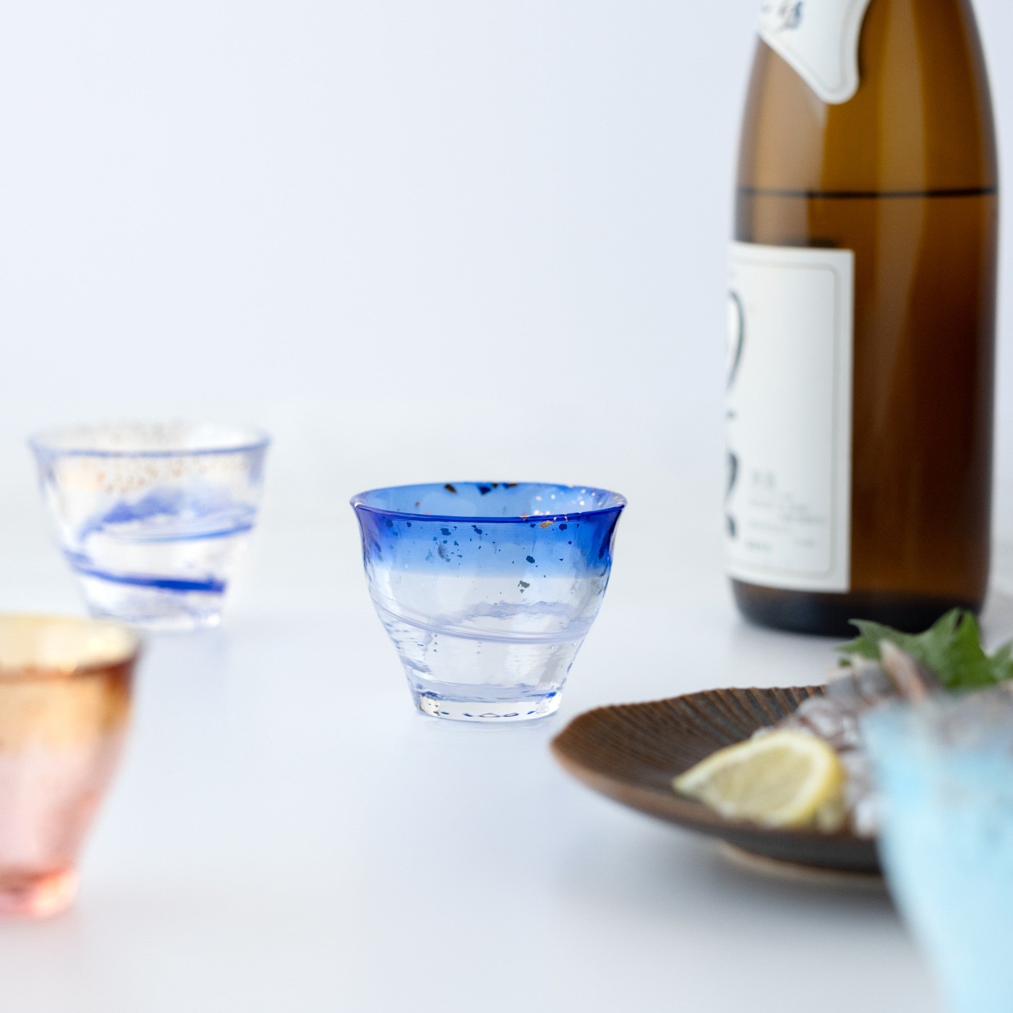 津軽びいどろ 金彩ぐいのみ なつの宵 涼感のある大ぶりなおちょこ