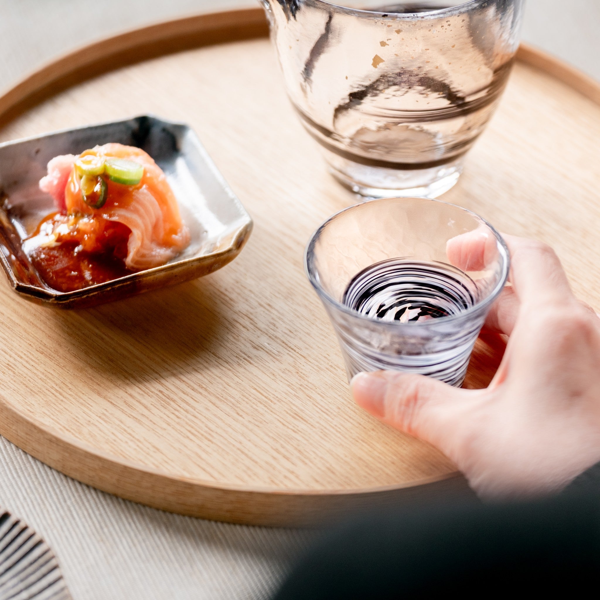 津軽びいどろ 盃コレクション 盃夜霧 ハンドメイドのガラスおちょこ