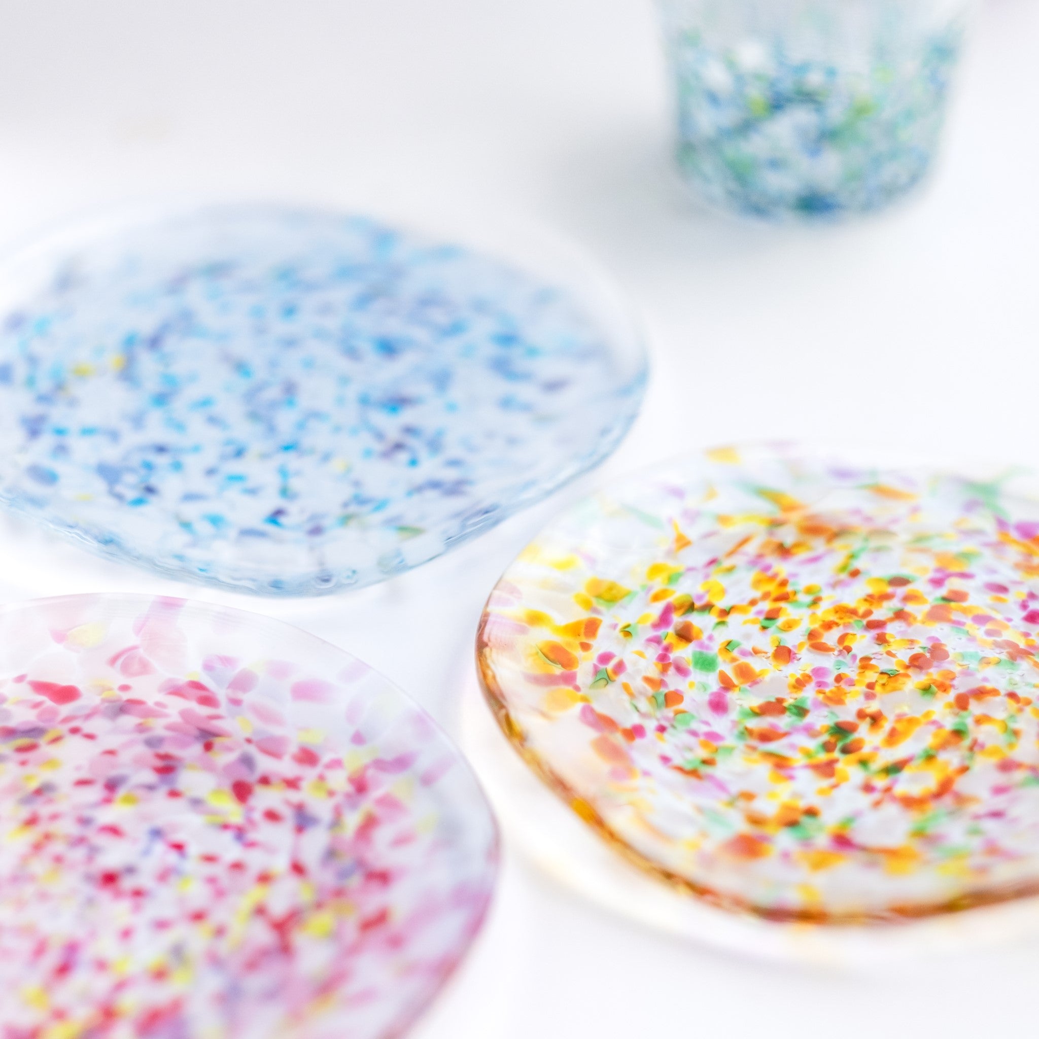 津軽びいどろ にほんの色 ふうけい 小皿 雪の灯 カラフルなガラス皿の画像