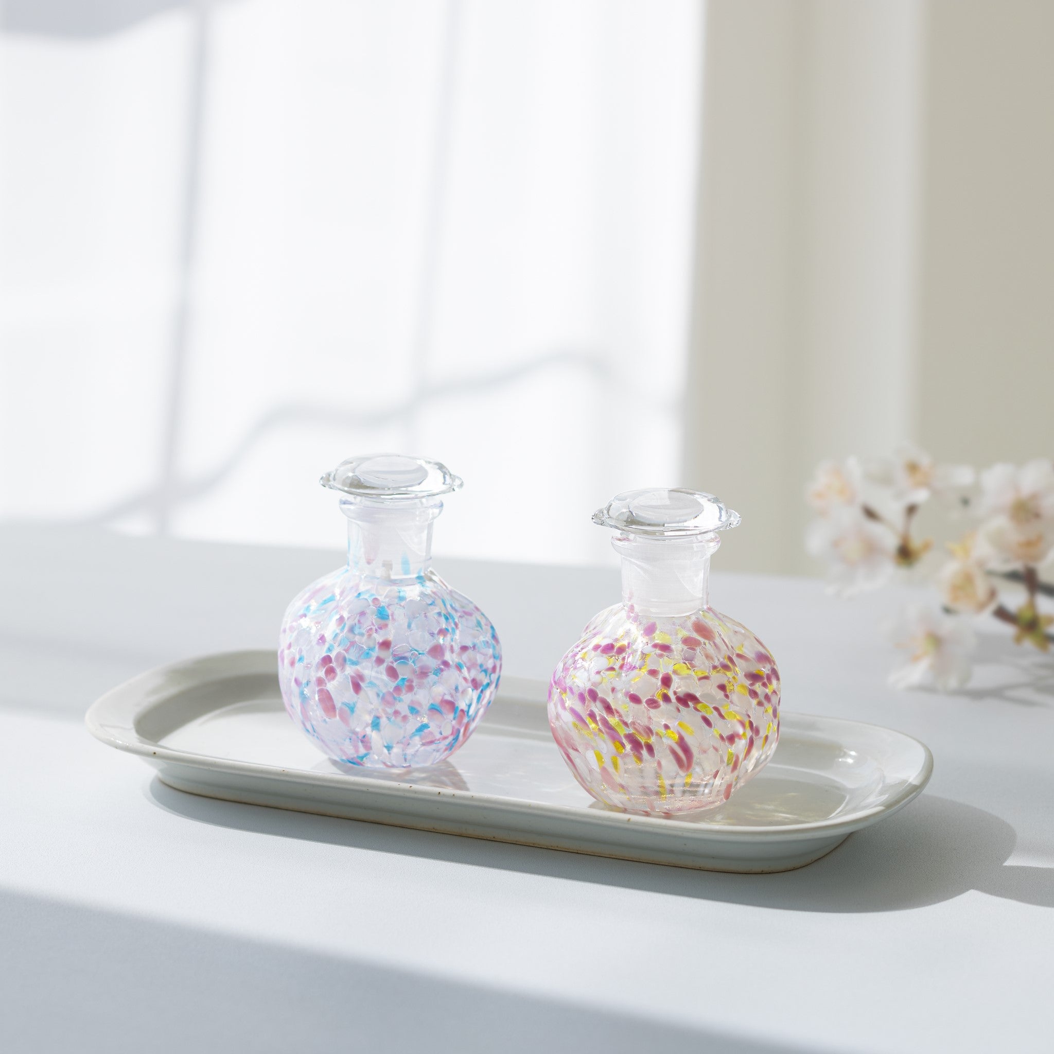 津軽びいどろ さくらさくら 桜と菜の花 醤油差し ハンドメイドガラスの醤油差しの画像