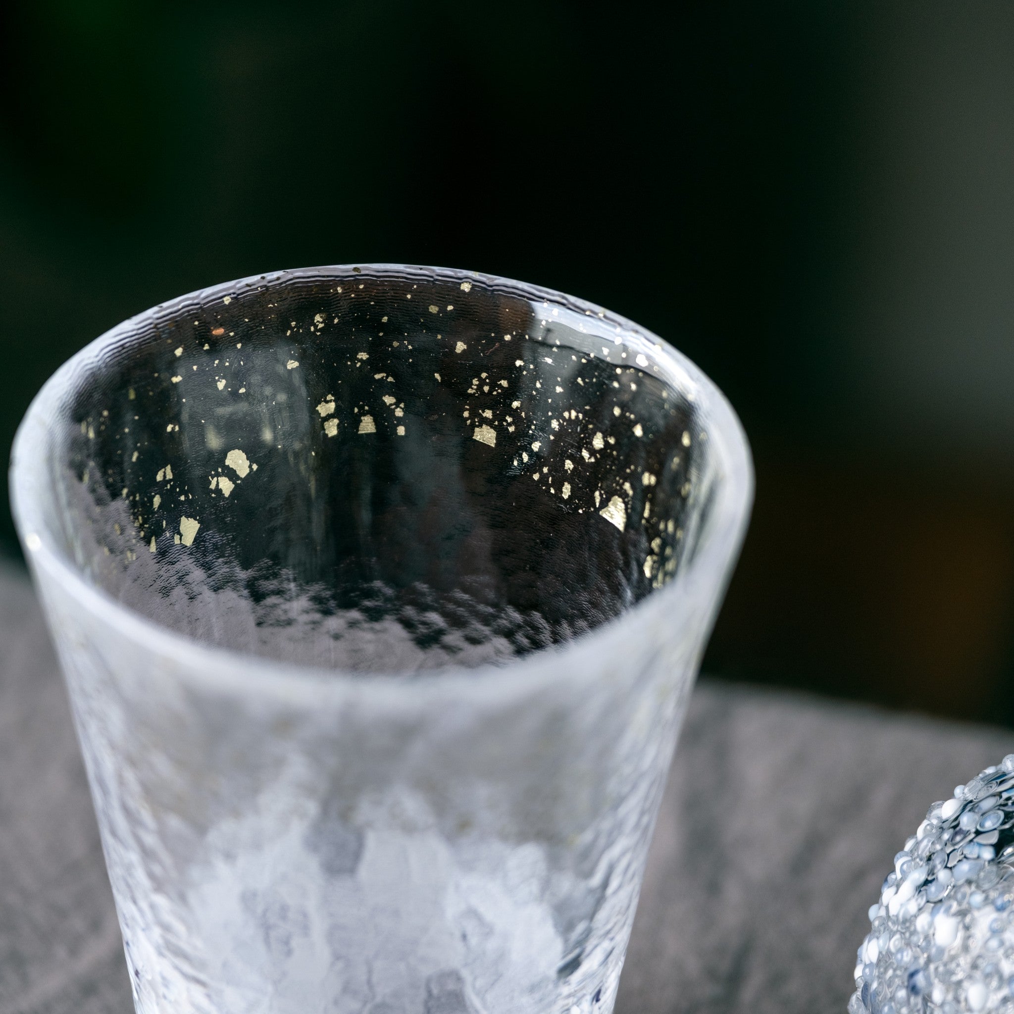 【販路限定】津軽びいどろ 雪うつし こな雪 グラス グラス口部に施された金箔
