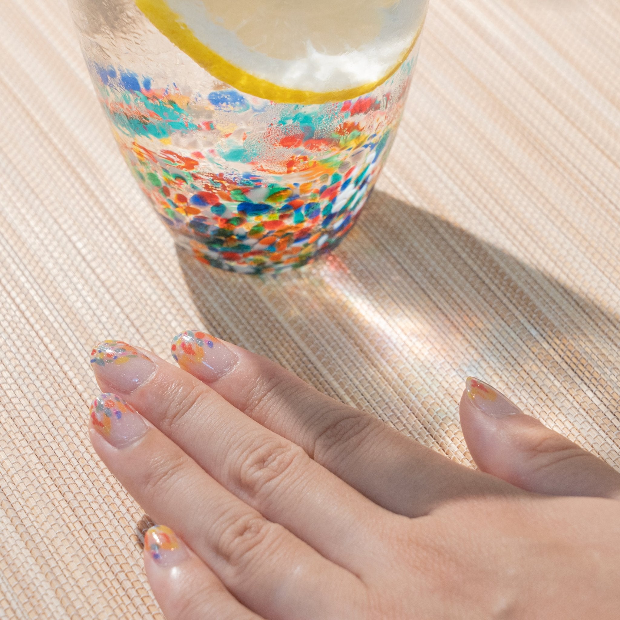 津軽びいどろ NEBUTA ねぶた ネイルシール 同じシリーズのグラスとネイルシールの画像