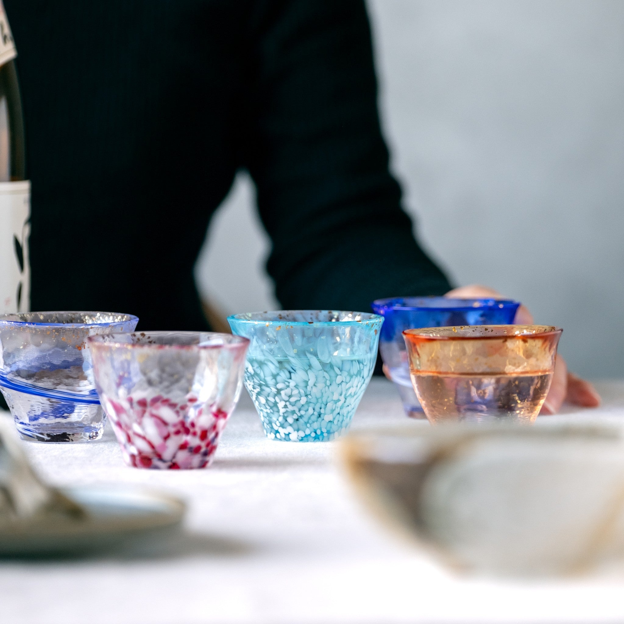 津軽びいどろ 金彩ぐいのみ こぼれ桜