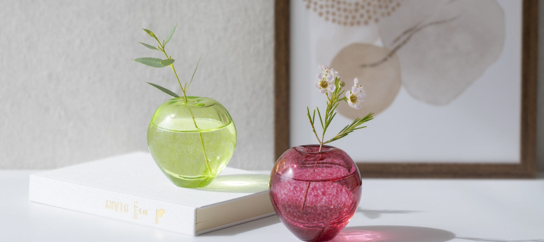 ＼11月21日発売／「津軽⾃然⾊りんご」シリーズにりんご型一輪挿しが登場！