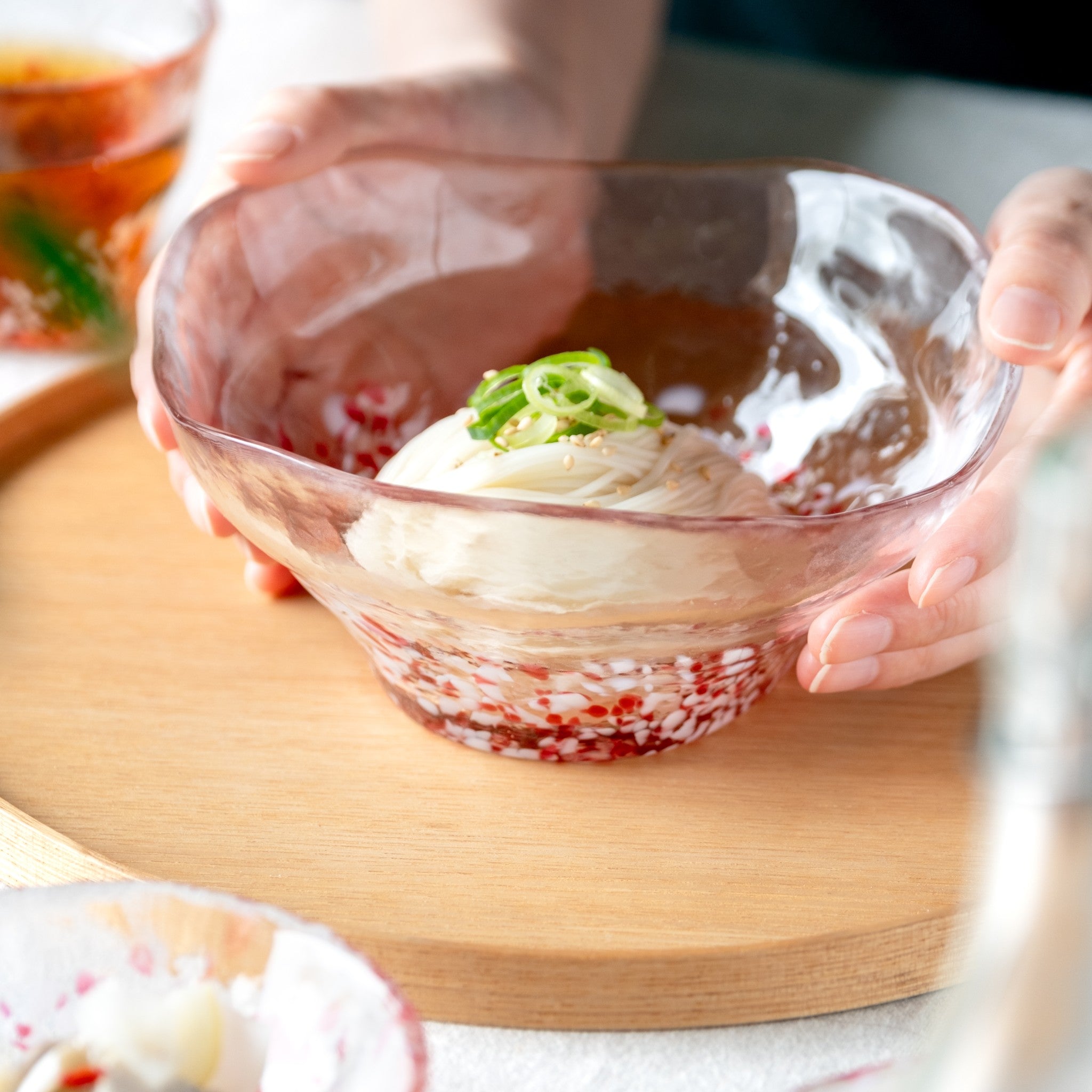 津軽びいどろ 津軽の花 多様鉢林檎 冷やし麺に使いたいガラス鉢