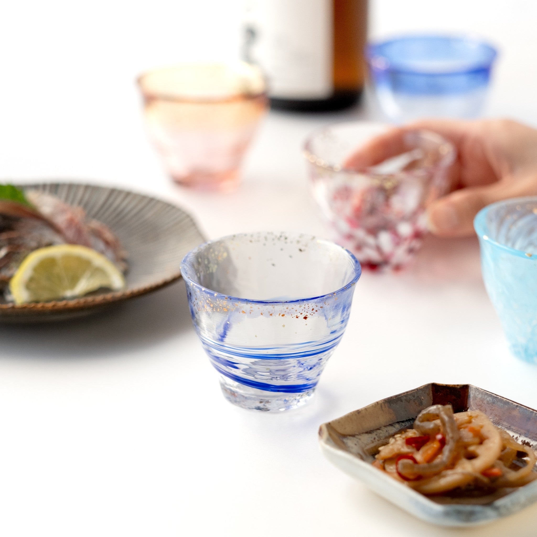 津軽びいどろ 金彩ぐいのみ すずし風 | 大きいサイズのおしゃれな