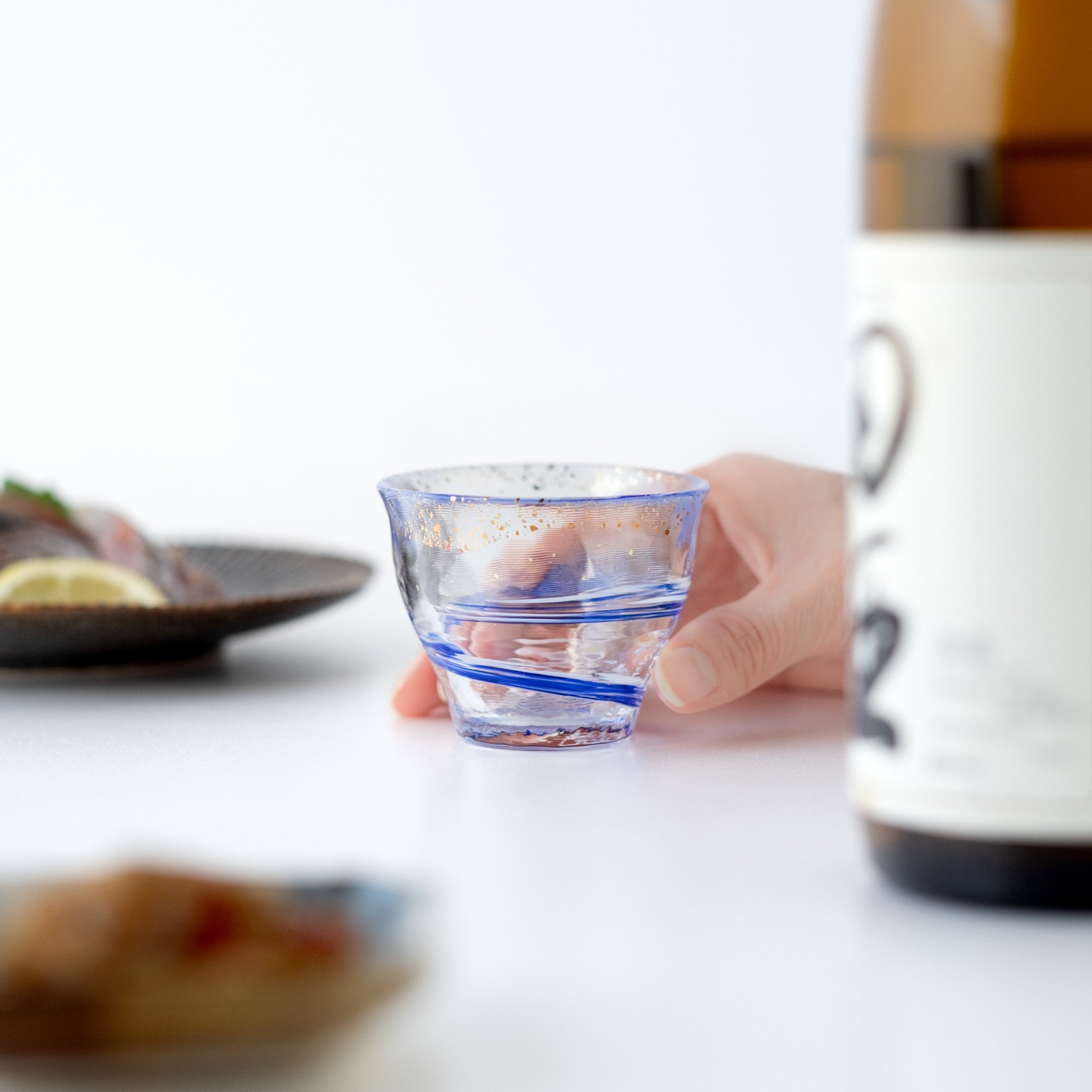 津軽びいどろ 金彩ぐいのみ すずし風 | 大きいサイズのおしゃれな