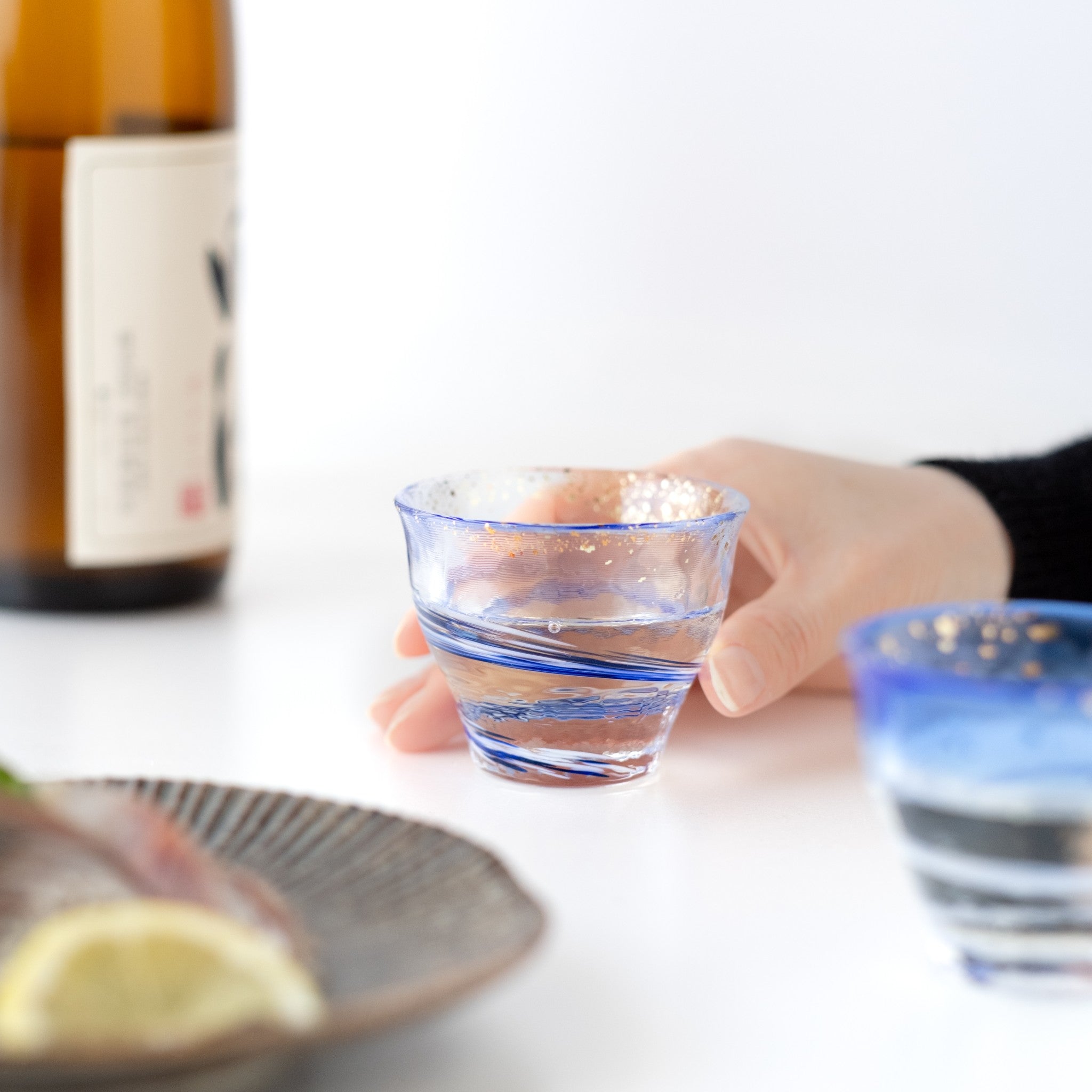 津軽びいどろ 金彩ぐいのみ すずし風 | 大きいサイズのおしゃれな