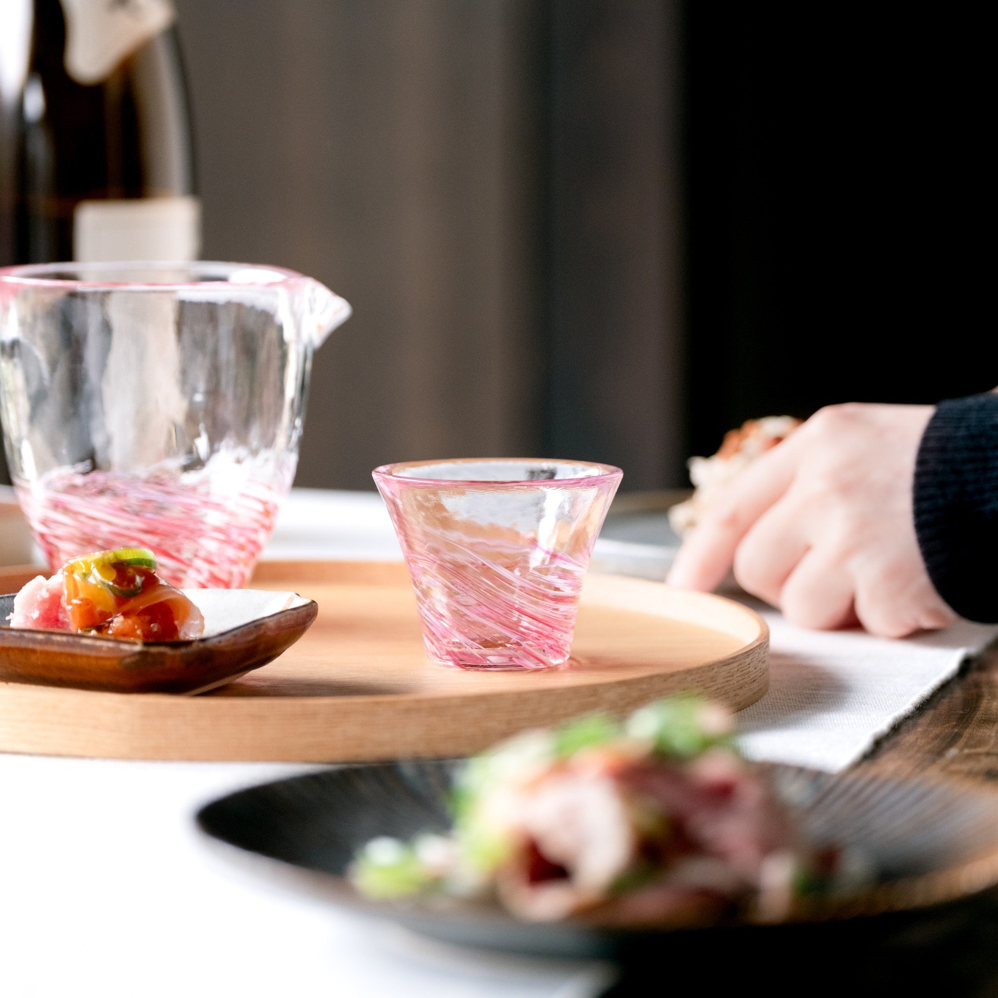 津軽びいどろ 盃コレクション 盃 舞桜 | おしゃれなガラスのおちょこ
