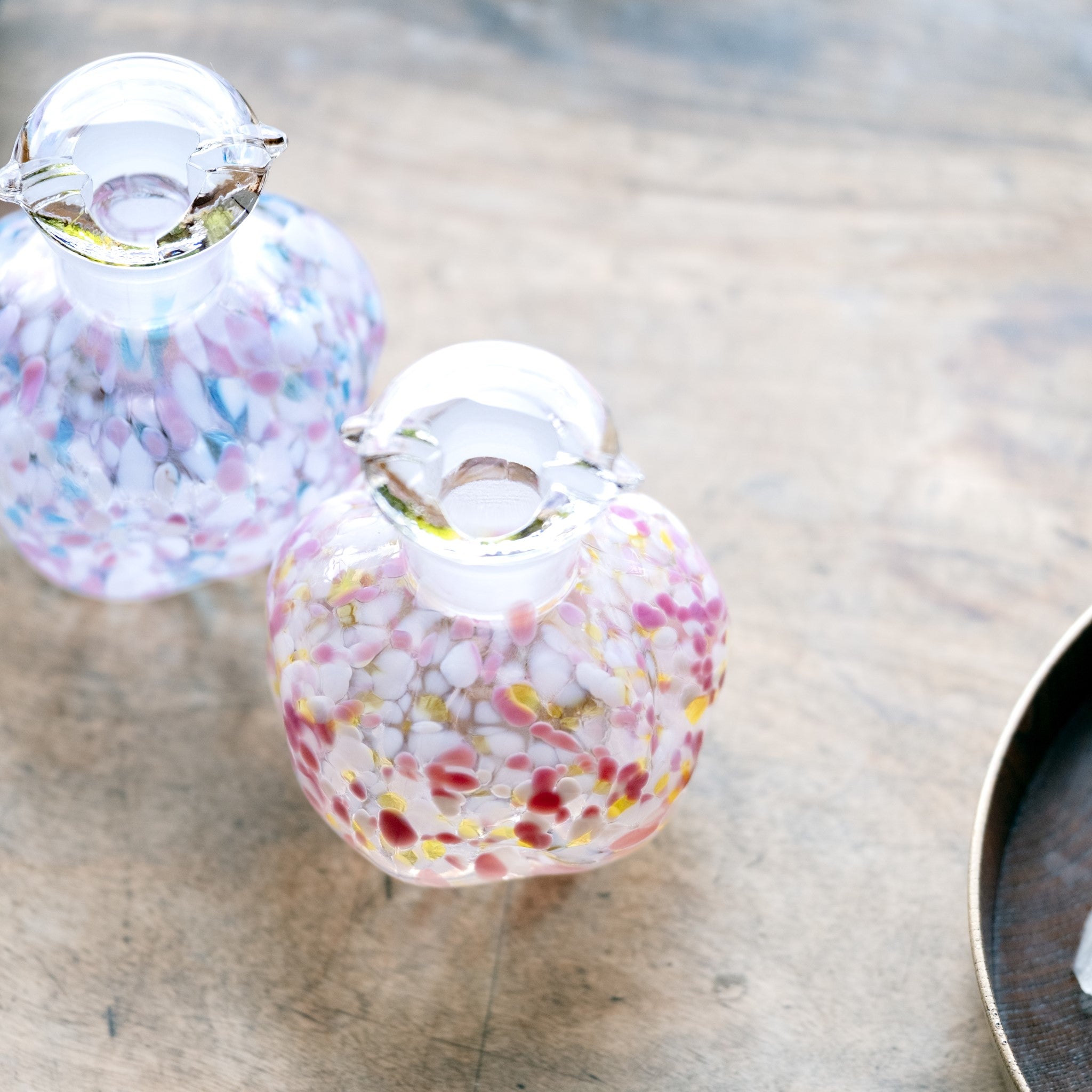 津軽びいどろ さくらさくら 桜と菜の花 醤油差し 醤油差しの蓋部分の画像