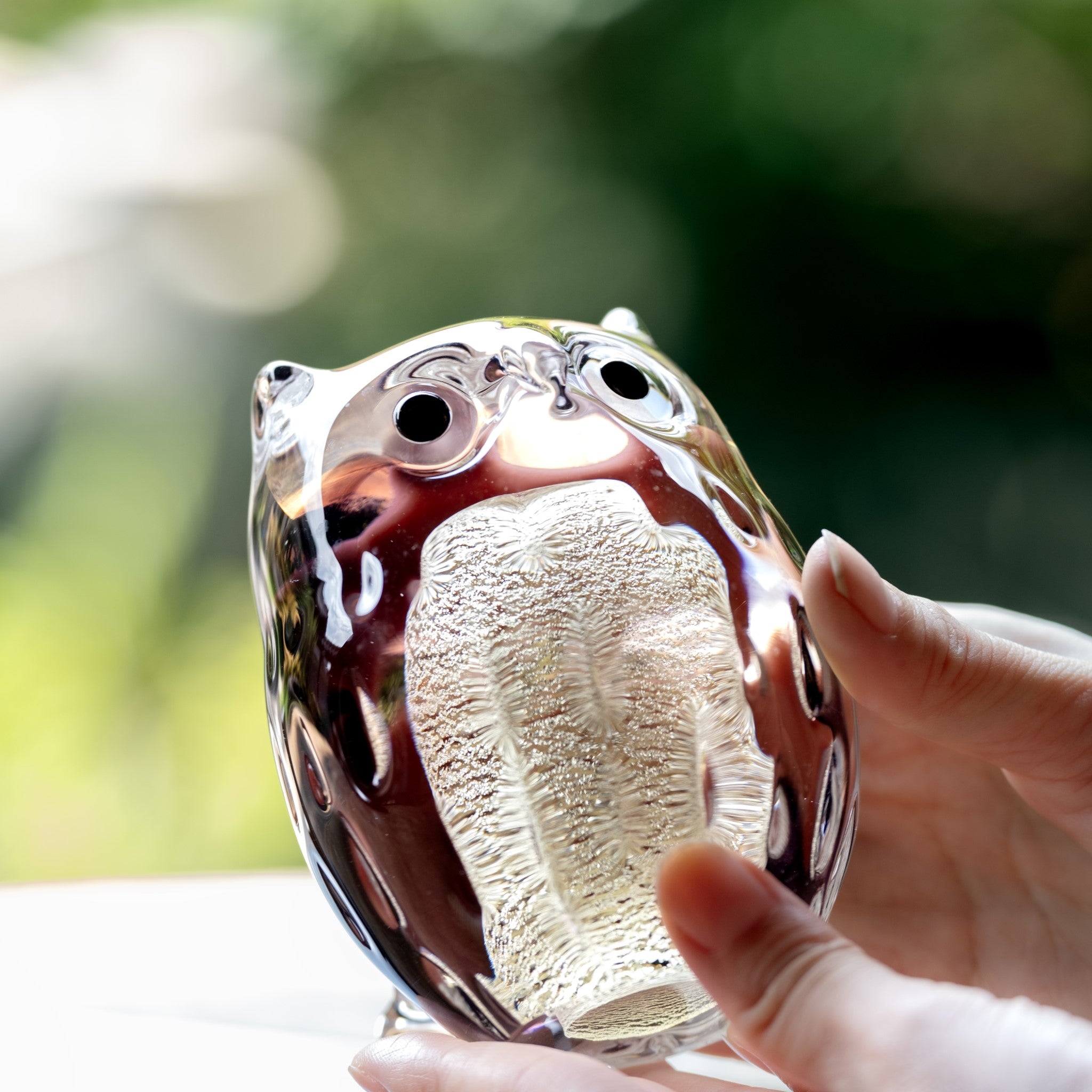 津軽びいどろ ガラス オーナメント 親ふくろう 紫暮 | ふくろうの置物