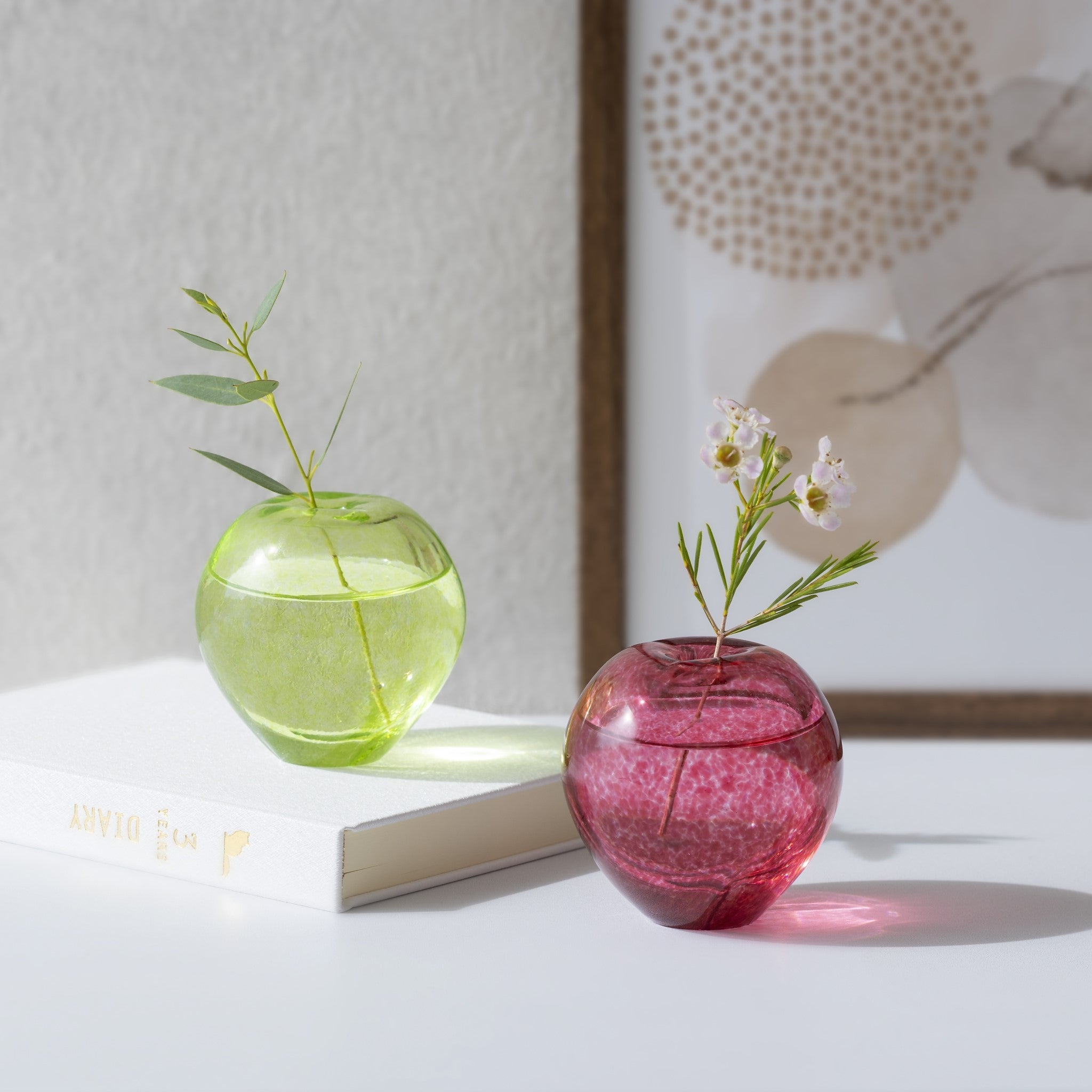 花瓶    一輪挿し ふっくらと丸い 淡い水色の大きめ一輪挿し 一輪挿し・花瓶・花器