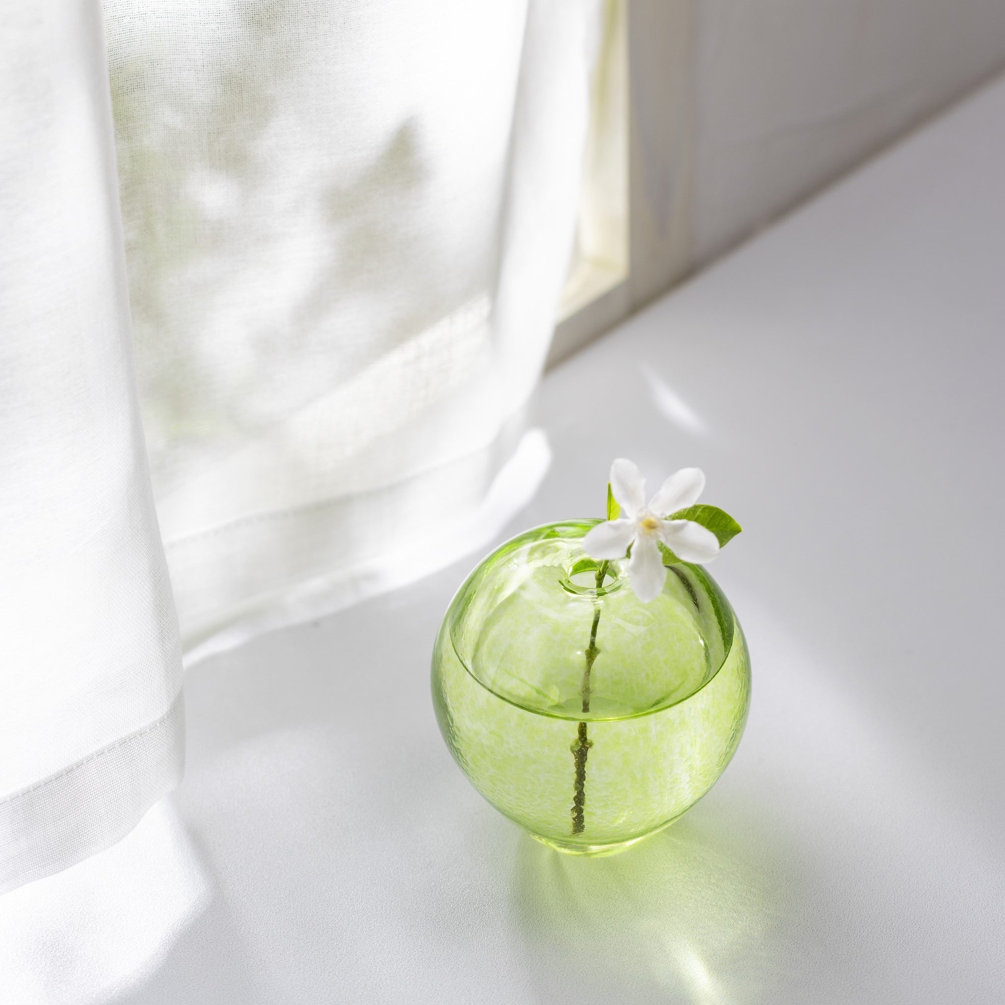 津軽びいどろ 津軽自然色りんご あおりんご一輪挿し | おしゃれな