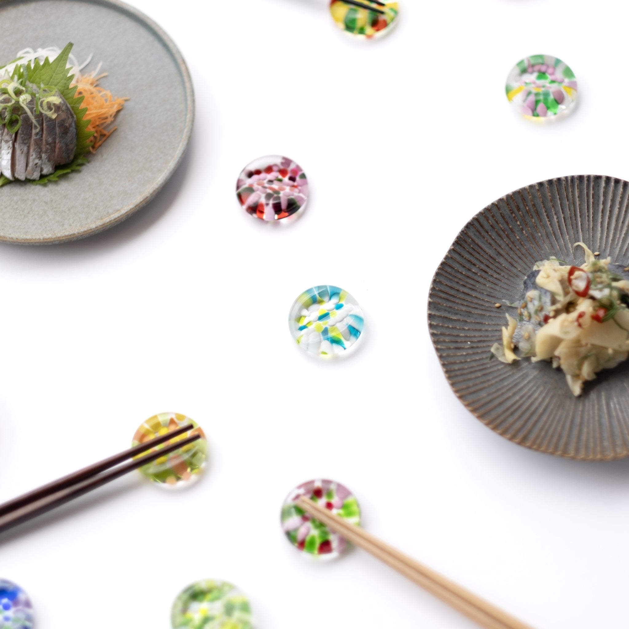 津軽びいどろ ⼗⼆花⽉ 箸置き 2月 フリージア | 誕生花がモチーフの