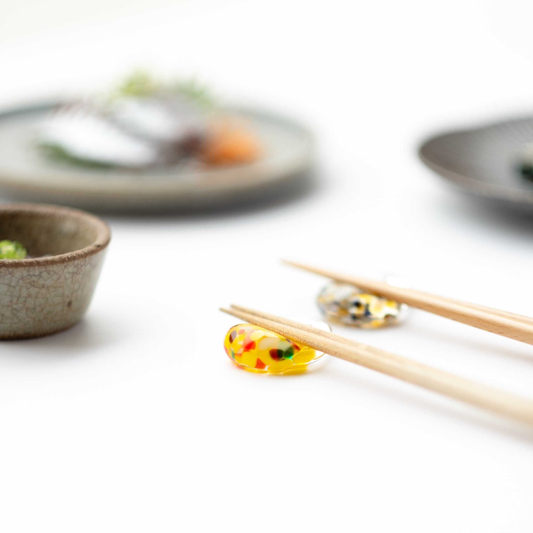 津軽びいどろ 白神の森響 箸置き ニホンカモシカ | おしゃれなしずく型