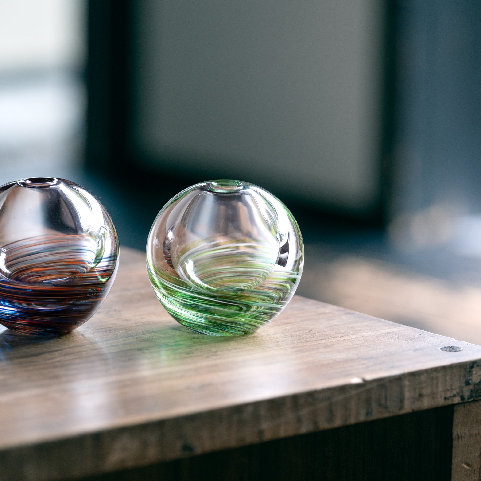 津軽びいどろ 六の色(むつのいろ) 一輪挿し 森 小さくて丸い花瓶の画像