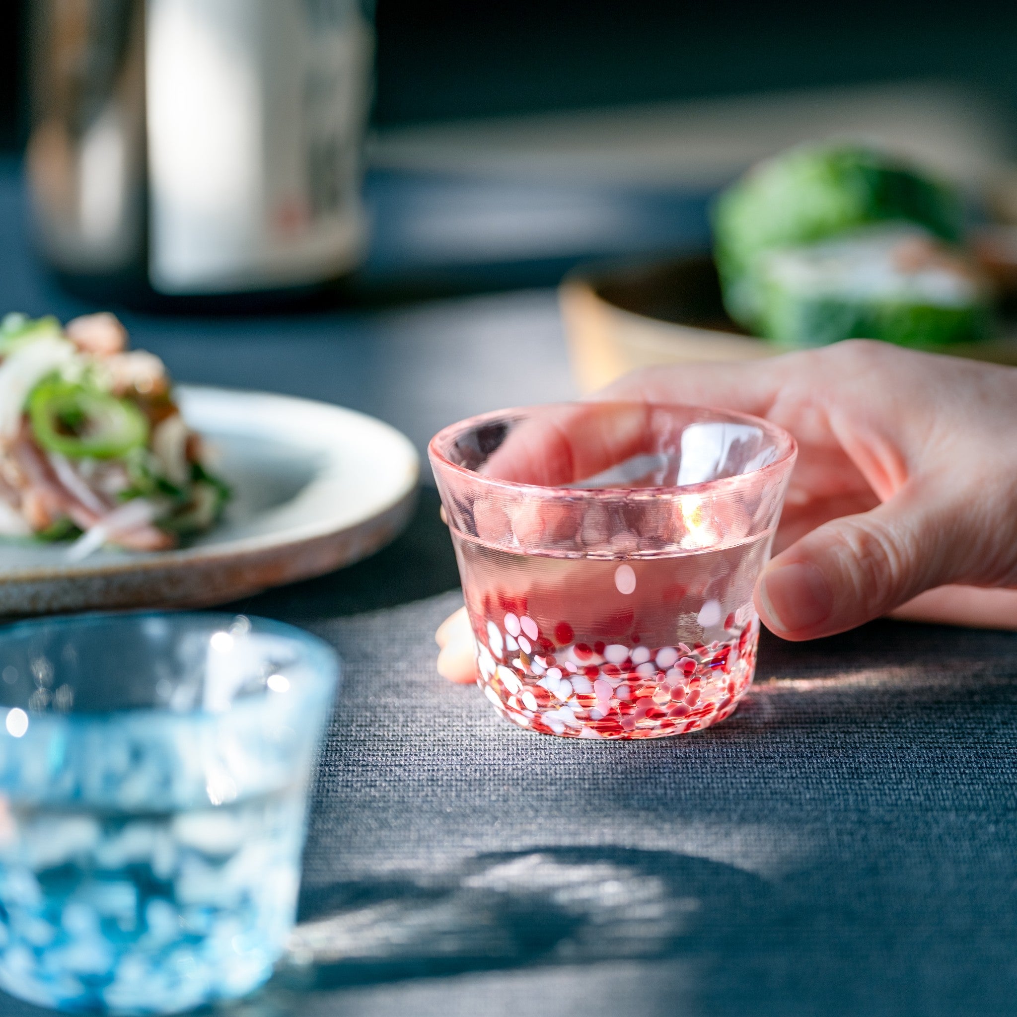 C060 根来 輪花小判形 盛器 共箱 津軽びいどろ 盃コレクション 盃 小花 | 日本酒をより楽しむガラスの