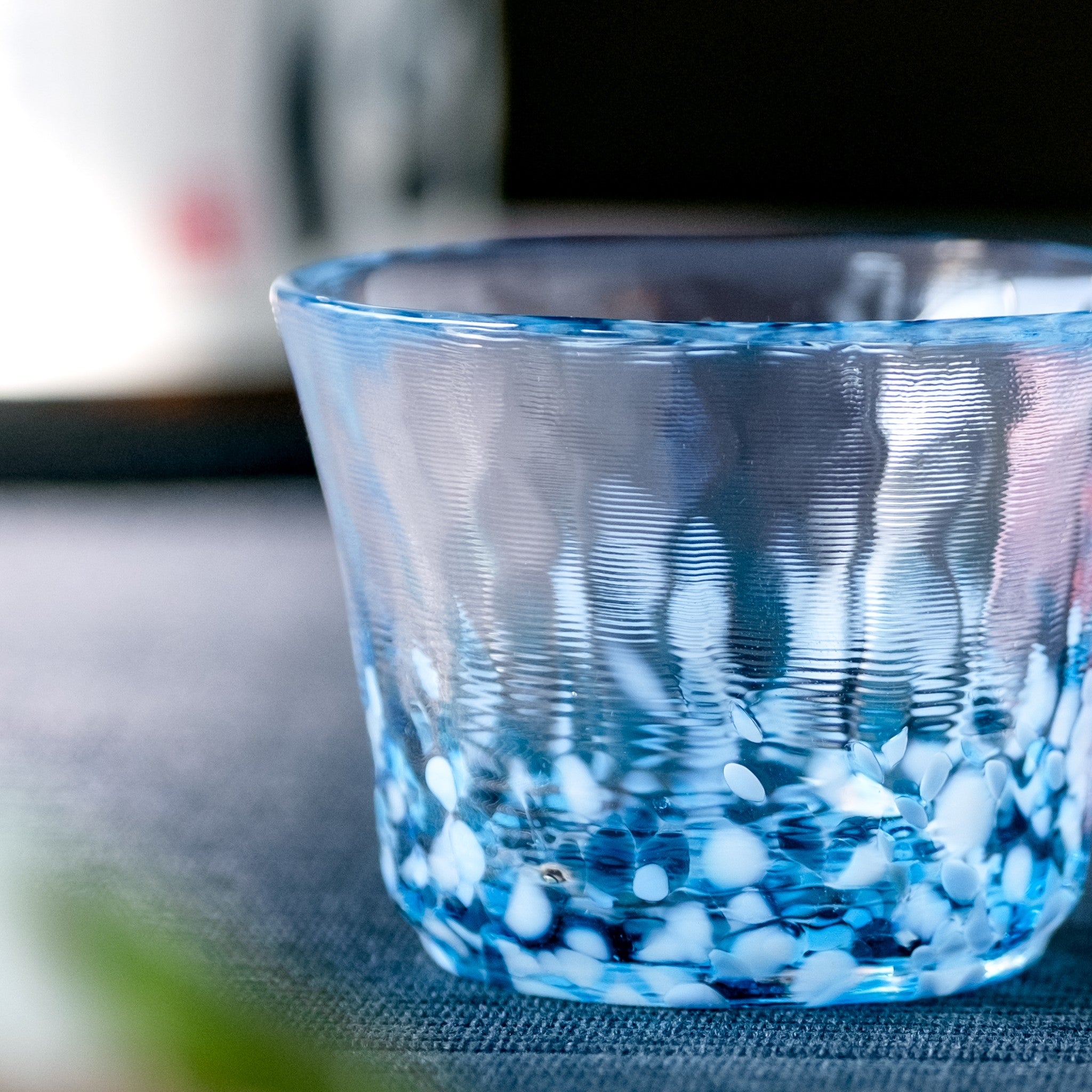 津軽びいどろ 盃コレクション 盃青涼 ガラスおちょこの模様