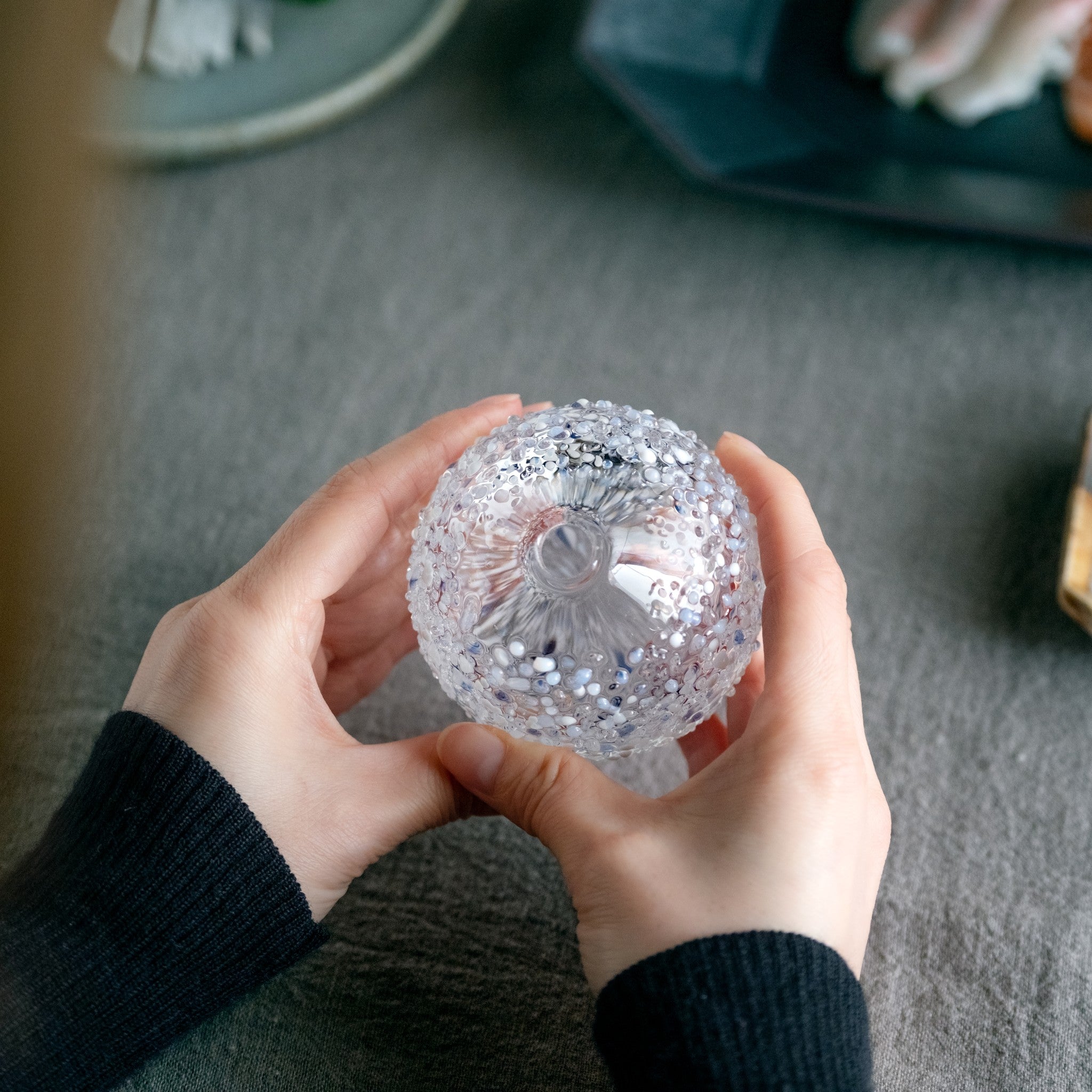 【販路限定】津軽びいどろ 雪うつし ざらめ雪 一輪挿し 花瓶の口部