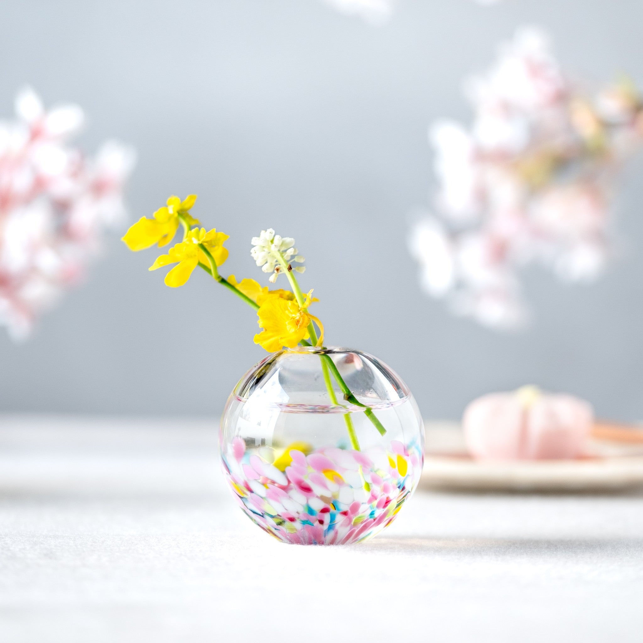 津軽びいどろ にほんの色 ふうけい 一輪挿し 春の丘 かわいらしいピンクの花瓶