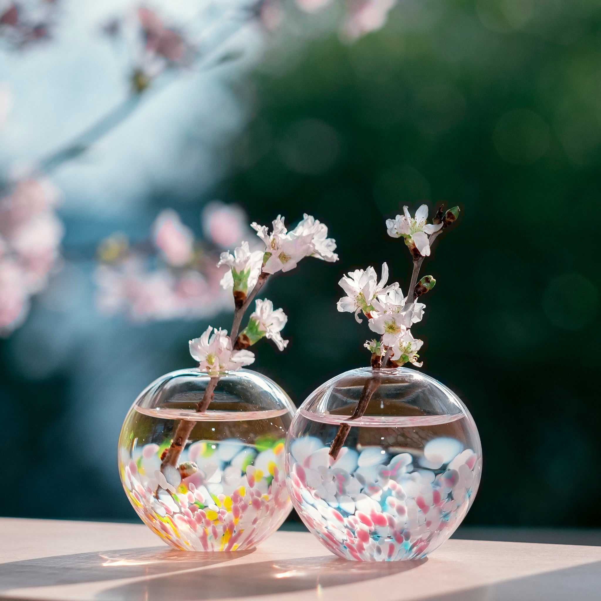 津軽びいどろ さくらさくら 一輪挿し 桜と青い空 | おしゃれなガラス花瓶