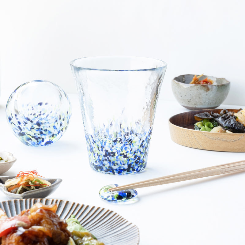津軽びいどろ にほんの色ふうけい タンブラー宵の蛍 食卓に並ぶグラスの画像